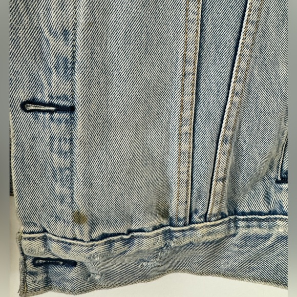 Levi’s Jean Jacket - Picture 5 of 9
